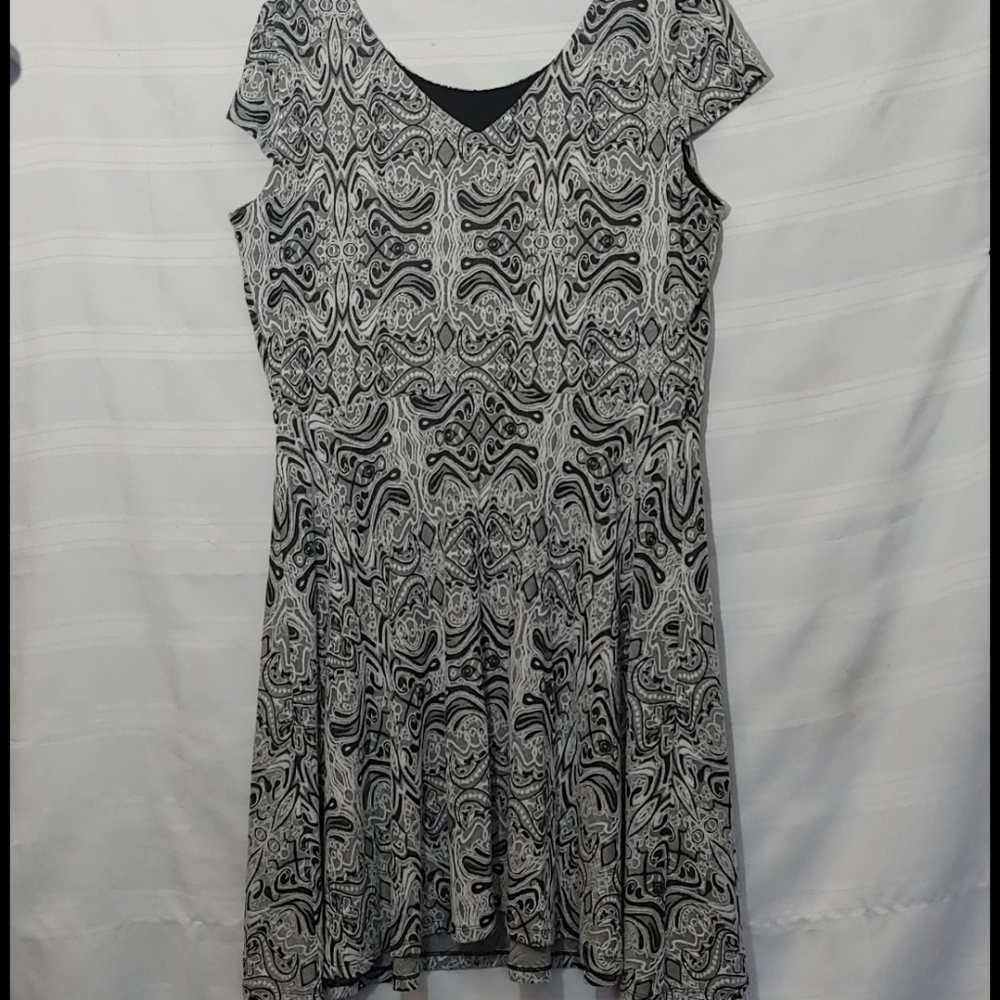 Ronni Nicole Dress - Picture 3 of 5